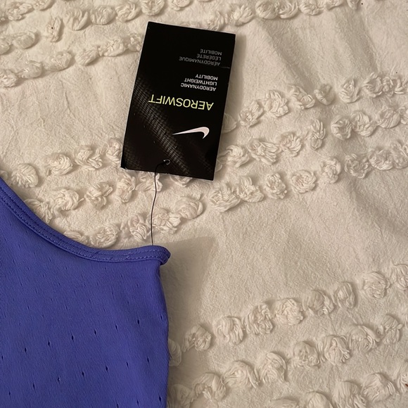 NIKE crap to work out top NWT - Picture 3 of 4